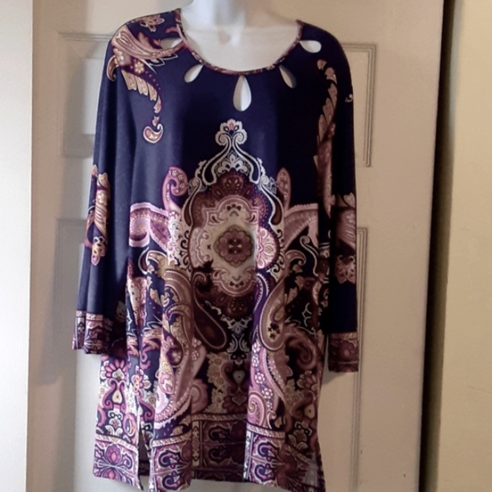 CSC STUDIO COLORFUL BOHO ,WITH CUT OUT NECKLINE, SIZE 1X